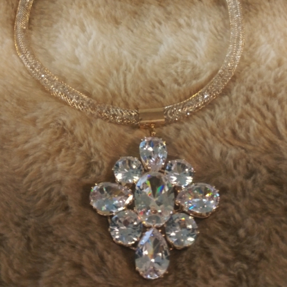 White Austrian Crystal Flower Pendant Necklace 21Inch